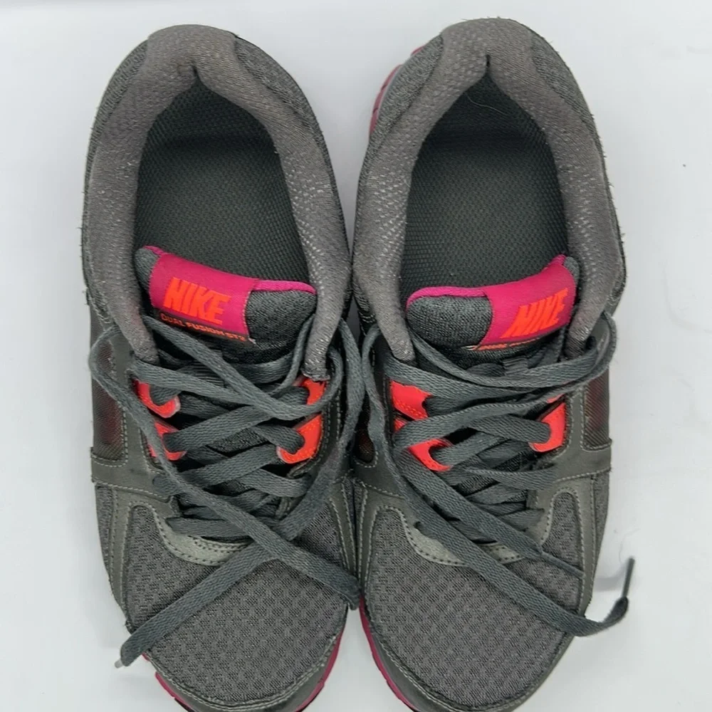 Nike Women's Gray and Hot Pink dual fusion ST2 Athletic Shoes
